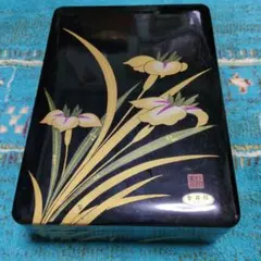 金蒔絵 硯箱 文箱 菖蒲柄 東橋の作品、金蒔絵 硯箱 文箱 小物入れ菖蒲柄で落款入り - メルカリ