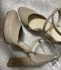 エスペランサ パンプス ベージュ ストラップ