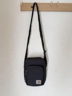 Carhartt ブラック ショルダーバッグ