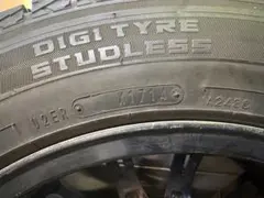 スタッドレスタイヤ 17インチ　直接引き取り限定