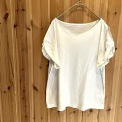 【ストロベリーフィールズ】Tシャツ　半袖　肩開き　綿100％　ホワイト系　日本製のサムネイル