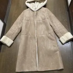 ベージュ フード付きムートンコート