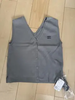 新品タグ付き　Chico グレー ボタンベルト付きベスト