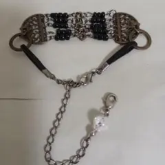 装飾的ビーズチェーンブレスレット