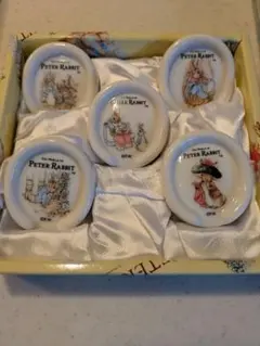 【新品】ピーターラビット　箸置き　セット 新品】ピーターラビット 箸置き セット 新品】ピーターラビット