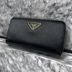 ✨ほぼ未使用✨PRADA プラダ トライアングル ラウンドファスナーソフト 