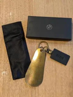 BMW キーホルダー 金属製 レザータグ & 靴べら 付き