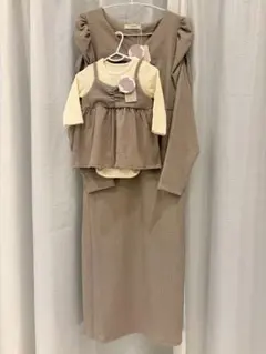 親子リンクコーデ　グレージュワンピース、女の子ロンパース80　親子セット