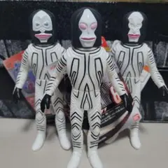 ヨドバシ限定　ウルトラ怪獣シリーズ　ダダA,B,Cソフビ人形3体セット