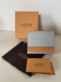 新品　TOD'S グレー 三つ折り財布のサムネイル