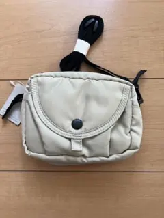 UNIQLO　ミニショルダーバッグのサムネイル