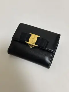 リボン付き ブラック 二つ折り財布 Ferragamoのサムネイル