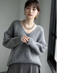 fifth グレー Vネック ニットセーター Mサイズ