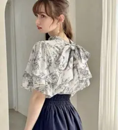 前後2Way花柄ボウタイフリルスリーブブラウス［on165］