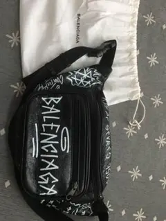 バレンシアガ BALENCIAGA ウエストバッグのサムネイル