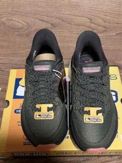 スケッチャーズ　スリップインズ　スニーカー　 新品未使用　23.5 カーキピンク