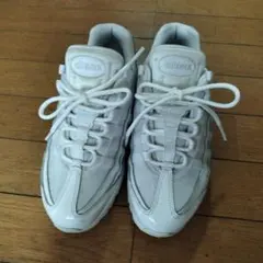 Item thumbnail for item a36e7946-54f6-4547-8594-3cfcfae18759