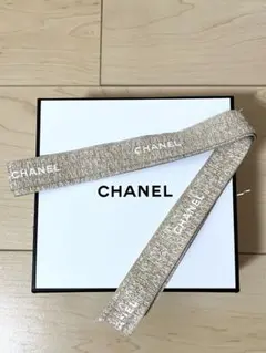 CHANEL マグネット式ギフトボックス　ホリデーリボン付き