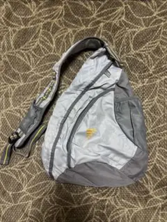 adidasアディダス　メンズ ボディーバックショルダーバック