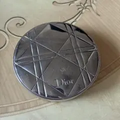 Dior ディオールスキン ヌード エアー グロウ コンパクト 015
