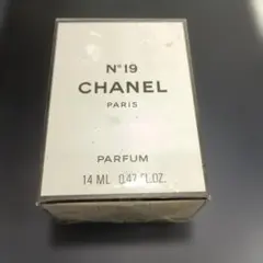 未開封CHANEL N°19 PARFUM 14ML