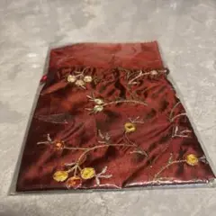 巾着袋　赤　花柄刺繍