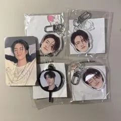 ハルト　TREASURE 顔アクキー カプセルトイ 喜怒楽　ミニうちわ