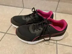 PUMA スニーカー ブラック/ピンク　24.5cm ワイド（幅広）モデル