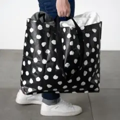 未使用 IKEA スクルッティグ キャリーバッグ M ホワイト/ブラック 終売のサムネイル