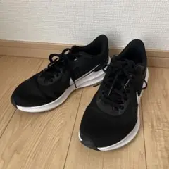 NIKE ランニングシューズ ブラックのサムネイル