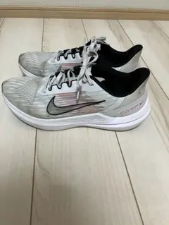 Nike Air Winflo 9（ナイキ エア ウィンフロー 9）　26.5のサムネイル