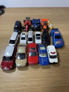 トミカ ミニカー まとめ売り 28台セット - メルカリ