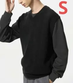 ユニクロ　Vネックベスト　ブラック　S