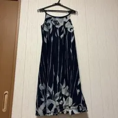 Lilas Palais ノースリーブ ロングワンピース ネイビー 花柄のサムネイル
