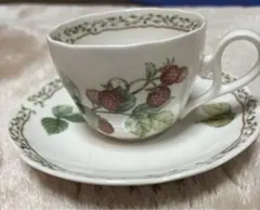 ノリタケ ラズベリー ティーカップ・ソーサー２客セット　⭐︎