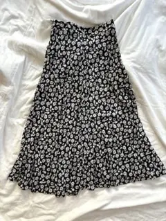美品　ZARA ザラ　モノクロ　花柄　ロングスカート　ミモレ　スカート　フレア