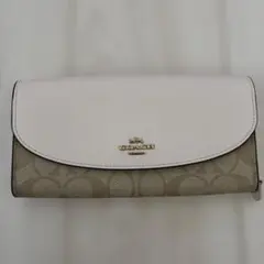 COACH ロゴ入り 長財布 ホワイト/ベージュ