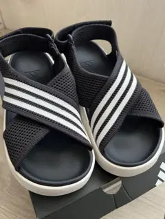 超美品　アディダス　adidas スポーツサンダル 22.5 サンダルのサムネイル