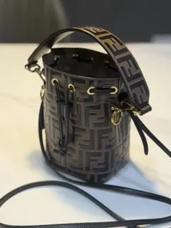 FENDI モントレゾール ズッカ柄 レディース フェンディ