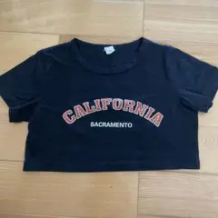 ショート丈　ロゴTシャツ ブラック