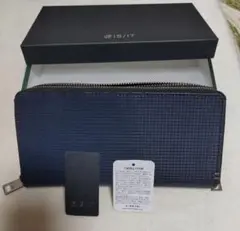 新品同様 Neu interesse ラウンドファスナー ジップ ハニーセル - メルカリ