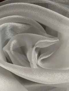 レア生地　光沢がとても美しい透明感が魅力のオフホワイトのオーガンザー　ドレス残布