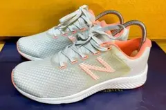 最終値下新品ニューバランス軽量通気性スニーカーランニング24ウォーキングシューズ