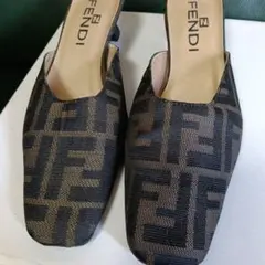 FENDI ズッカ柄 ミュール サンダルのサムネイル