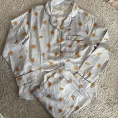 GU 長袖パジャマ　サテン風　長袖　フルーツ柄　オレンジ　Mサイズ