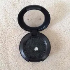 MAC アイシャドウ BLACK TIED