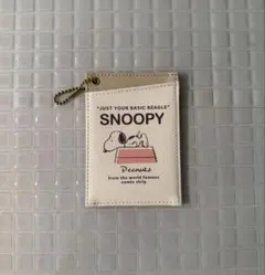【新品未使用】PEANUTS SNOORY スヌーピー 両面パスケース