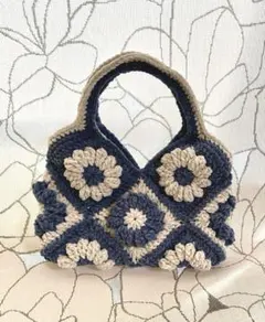 Item thumbnail for item 83ce11e4-b51a-4c9f-bad3-fa0c64402338