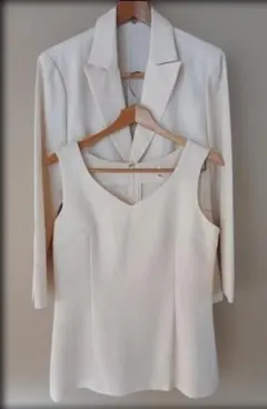 な*ち様 (アイボリー ,ベージュ)ジャケット&ノースリーブアンサンブルセット