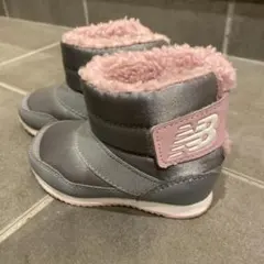 New Balance ニューバランス キッズブーツ 13cm グレー　ピンク